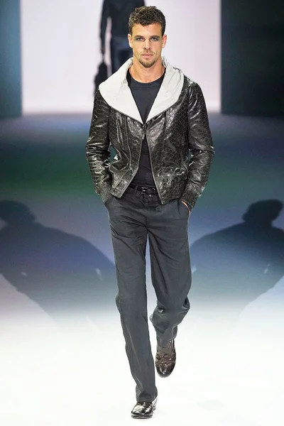 Look 25